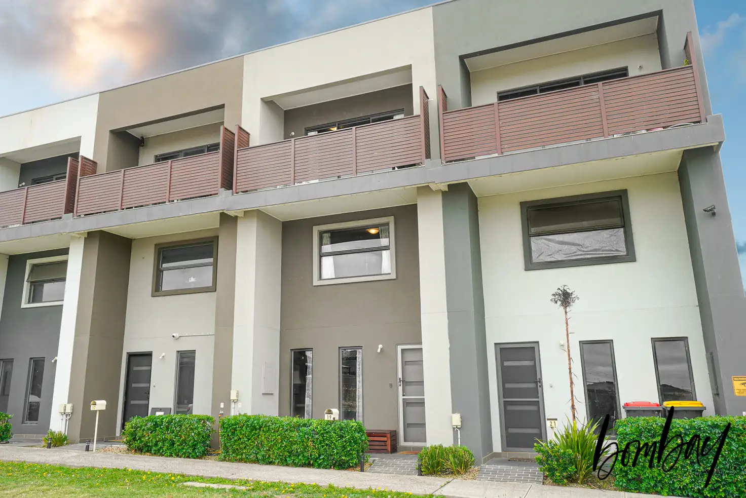 Main view of Homely townhouse listing, 17 Zoe Drive, Wollert VIC 3750