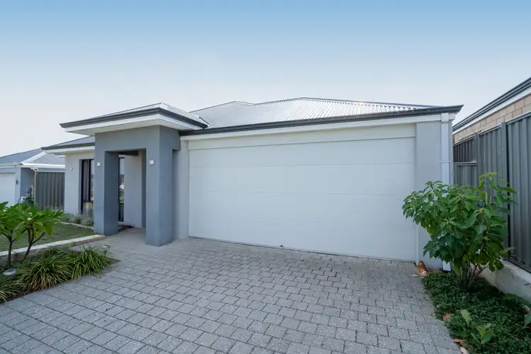 Second view of Homely house listing, 5 Bate Close, Piara Waters WA 6112