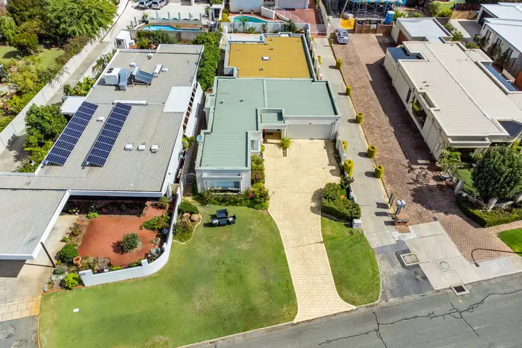 17 Salter Point Parade, Salter Point WA 6152