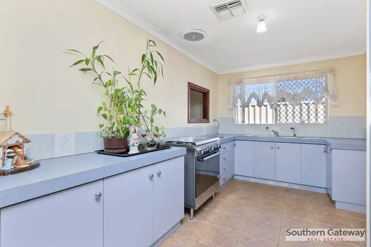 Third view of Homely house listing, 6 Graydon Grove, Leda WA 6170