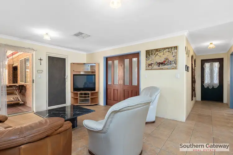 Fifth view of Homely house listing, 6 Graydon Grove, Leda WA 6170