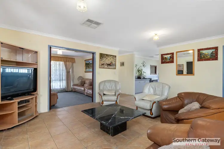 Seventh view of Homely house listing, 6 Graydon Grove, Leda WA 6170
