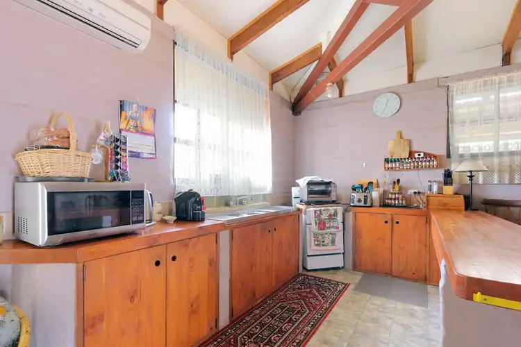 Second view of Homely house listing, 8 Vanzetti St, MULUCKINE VIA, Northam WA 6401