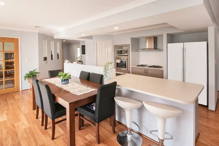 Second view of Homely house listing, 8 Echidna Green, Broadwater WA 6280
