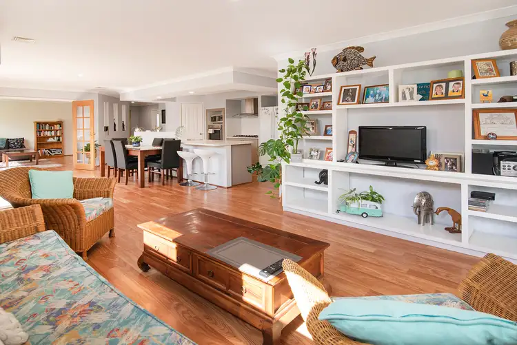 Third view of Homely house listing, 8 Echidna Green, Broadwater WA 6280
