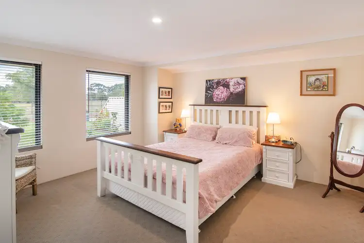 Seventh view of Homely house listing, 8 Echidna Green, Broadwater WA 6280