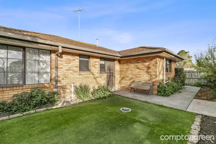 2/8 Poplar Street, Newcomb VIC 3219