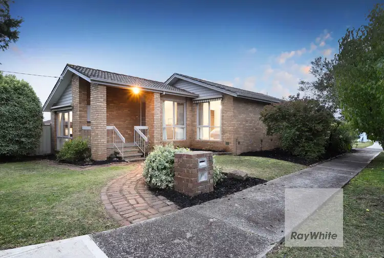 Sixth view of Homely house listing, 2 Wylye Close, Gladstone Park VIC 3043