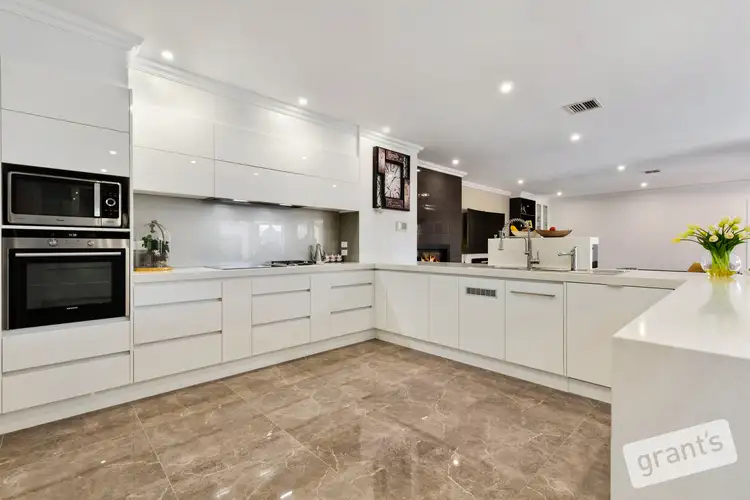 Second view of Homely house listing, 7 Foxborough Glade, Narre Warren North VIC 3804