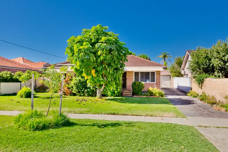 16 Bayley Street, Dianella WA 6059
