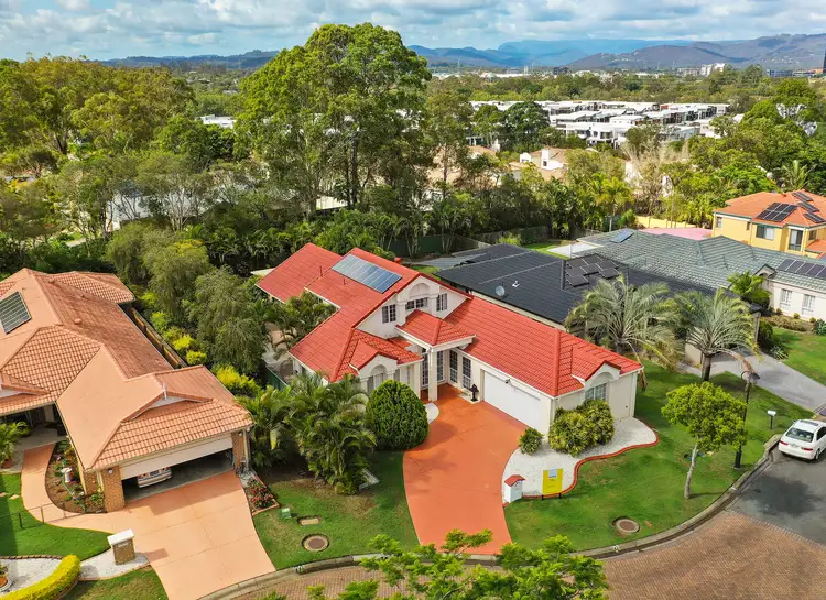 2 Kingston Heath Place