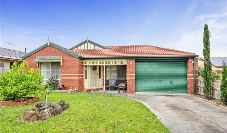 33 Gilmore Crescent, Lynbrook VIC 3975