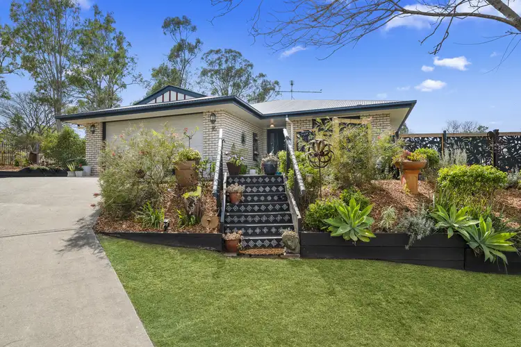 16 Wallis, Kilcoy QLD 4515