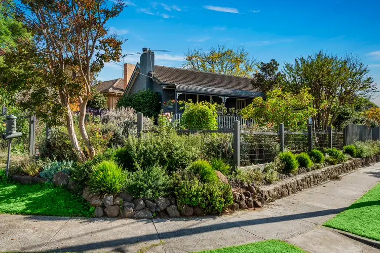 17 Harborne Street, Macleod VIC 3085