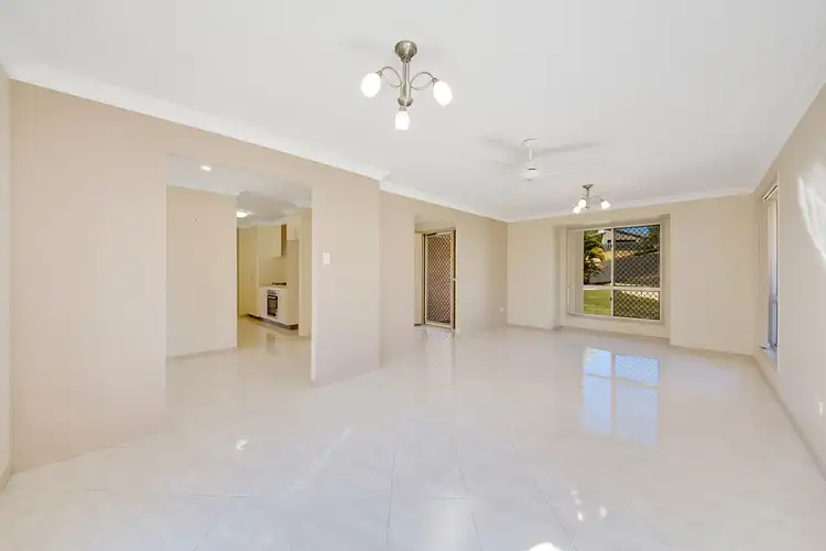 Fifth view of Homely house listing, 2/3 Hillview Place, New Auckland QLD 4680