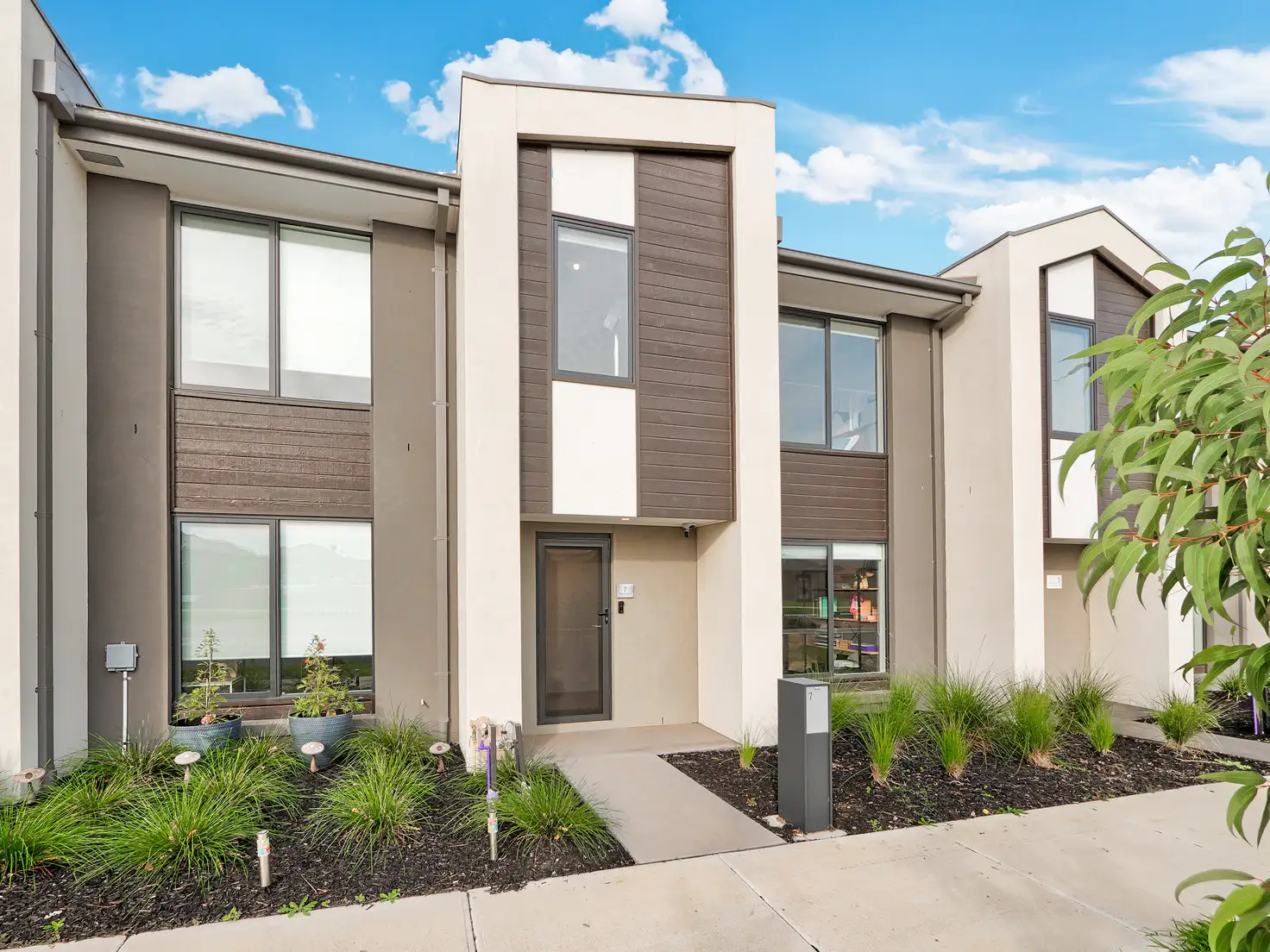 Main view of Homely townhouse listing, 7 Nirvana Way, Clyde VIC 3978