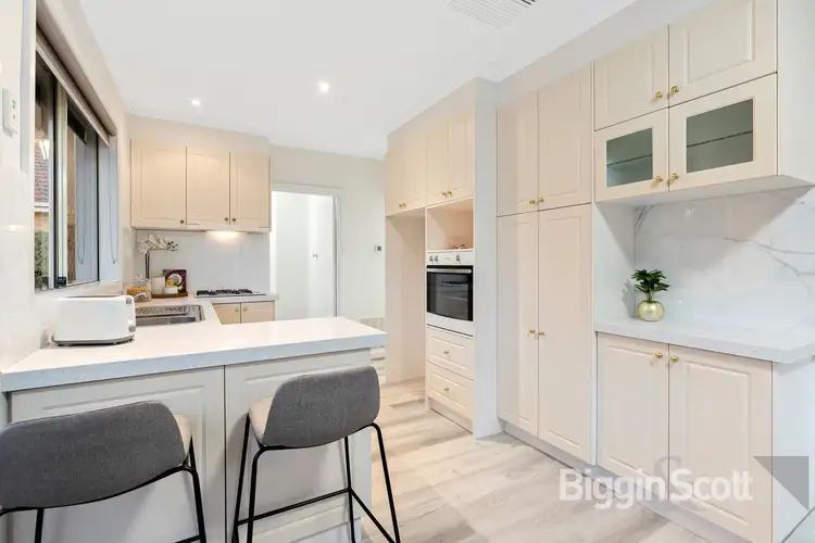 Fifth view of Homely unit listing, 1/11 Cambridge Drive, Glen Waverley VIC 3150