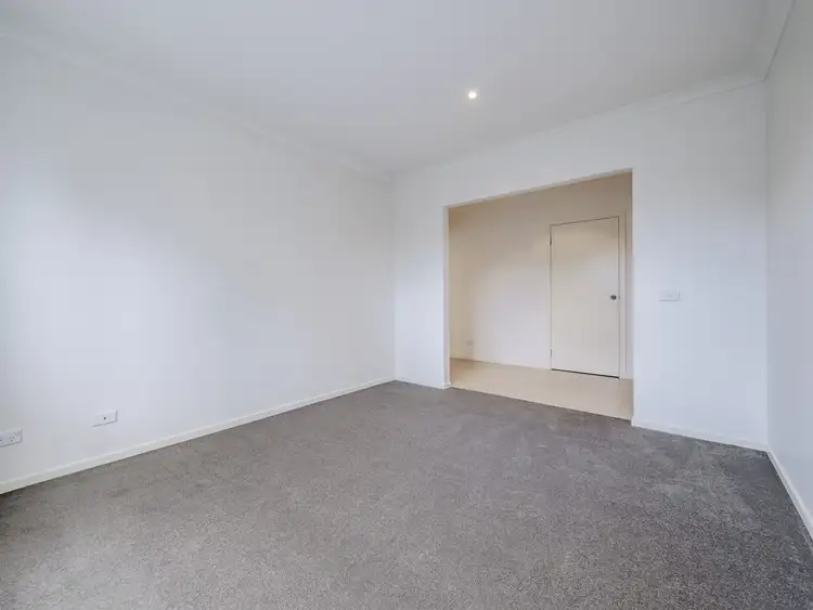 Sixth view of Homely house listing, 20 Gladiolus Circuit, Cranbourne North VIC 3977