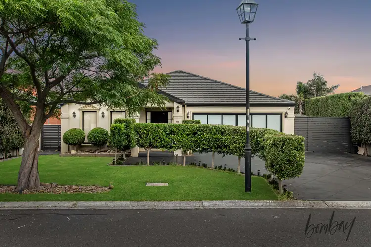10 Valhalla Place, Craigieburn VIC 3064