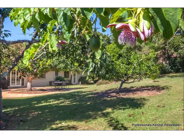 9 Chalmette Drive, Tamborine Mountain QLD 4272