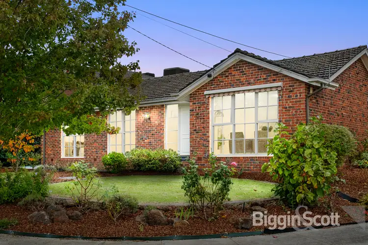37 Elmwood Crescent, Glen Waverley VIC 3150