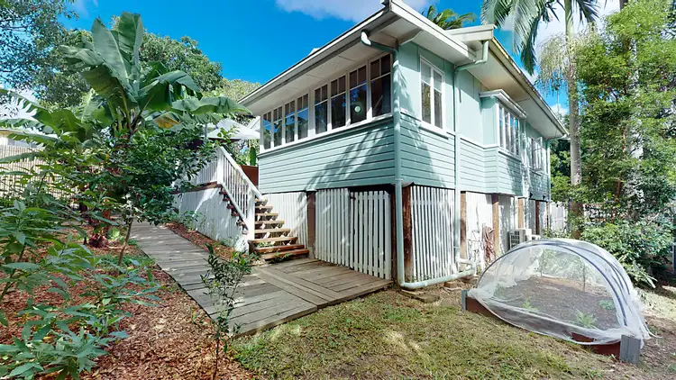 2 Lake View Dr, Tewantin QLD 4565