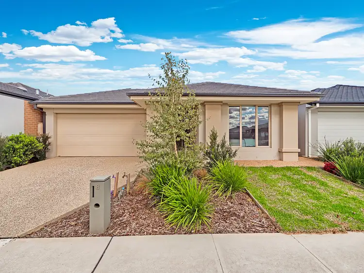 8 Flanker Way, Clyde VIC 3978