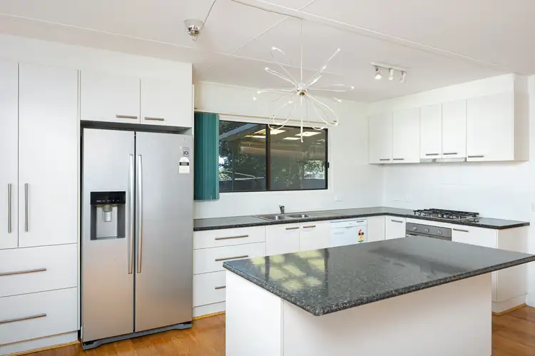 8 Mansfield Road, Temora NSW 2666