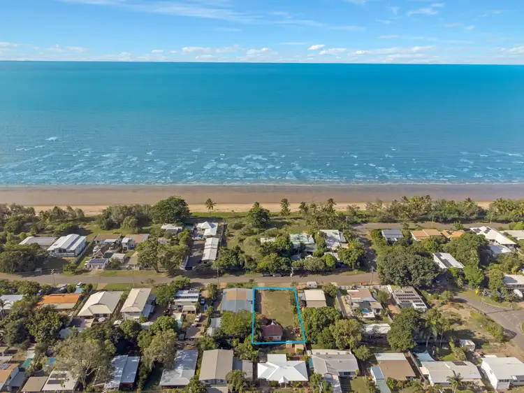 35 Reef Street, Saunders Beach QLD 4818