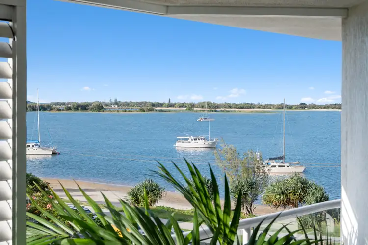 12/242-244 Marine Parade, Labrador QLD 4215