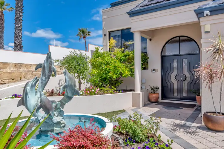2 Dolphin Drive, Mandurah WA 6210