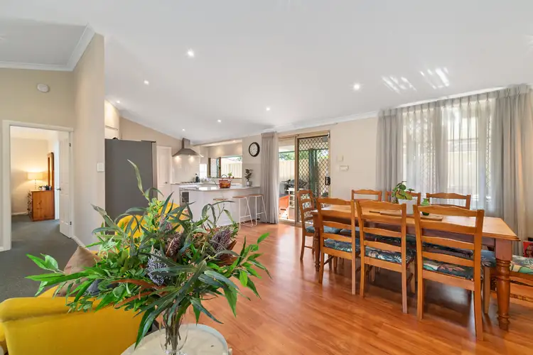 14 Reynolds Rd, Forrestfield WA 6058