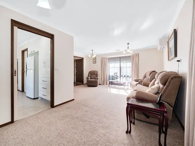 Fifth view of Homely house listing, 1 Primrose Court, Cranbourne North VIC 3977