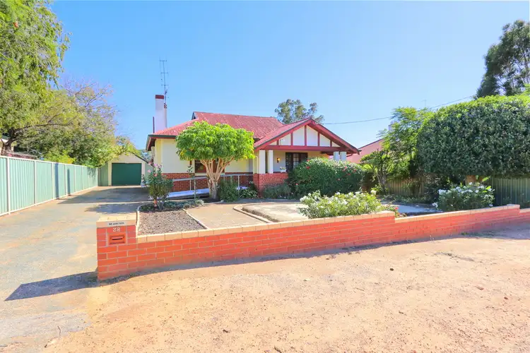 38 Chidlow St, Northam WA 6401