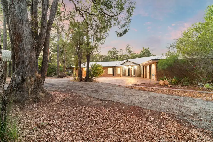 186 Mitchell Road, Bickley WA 6076