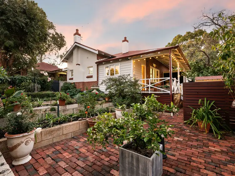 12 Carrington Street, Palmyra WA 6157