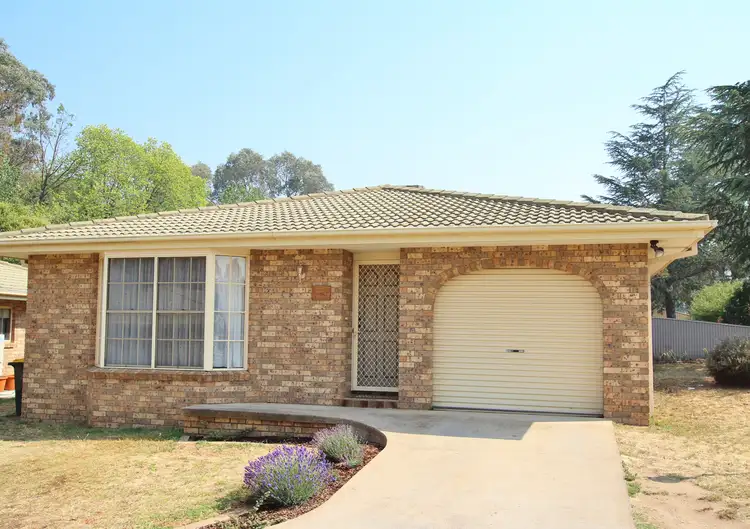 4/10-12 Blackett Avenue, Young NSW 2594