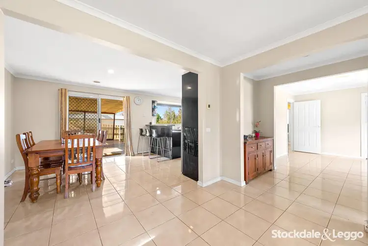 Fifth view of Homely house listing, 8 Highview Court, Pakenham VIC 3810