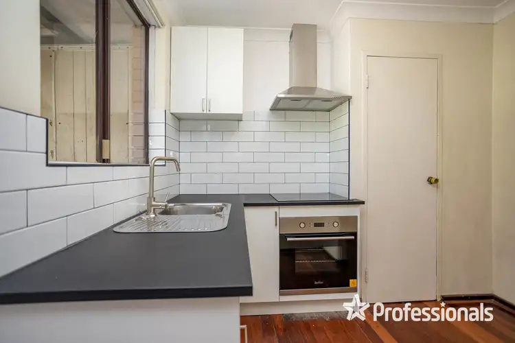 Fourth view of Homely house listing, 6 Exon Court, Camillo WA 6111