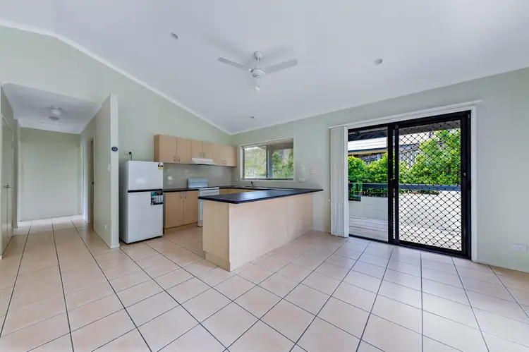 6/6 Border Drive, Cannonvale QLD 4802