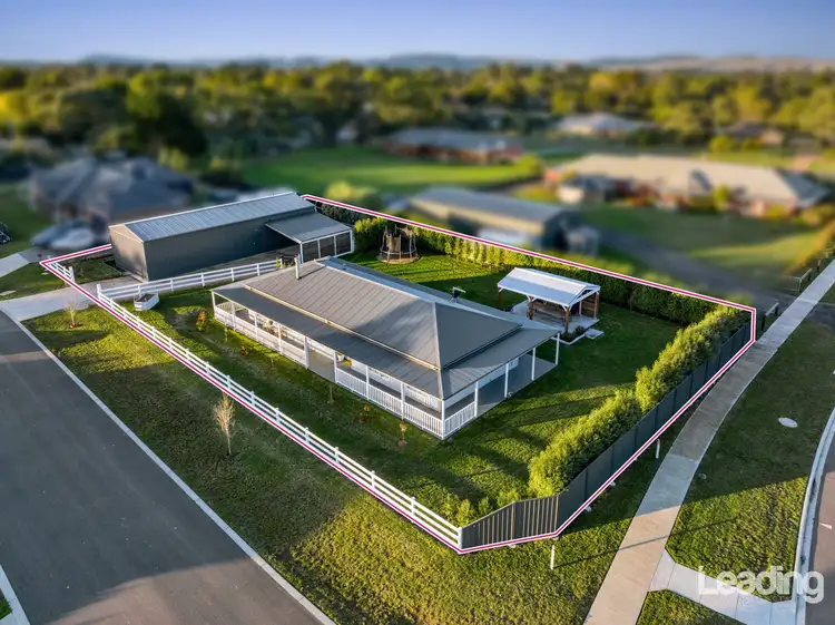 10 Benjamin Place, Romsey VIC 3434