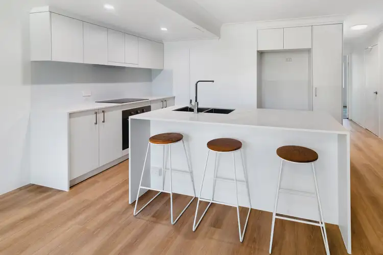 8/21 Huth Street, Labrador QLD 4215