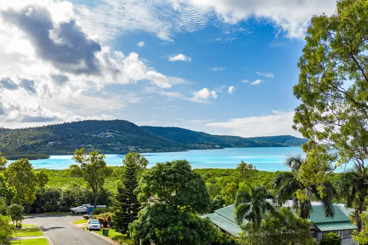 34 Macarthur Drive, Cannonvale QLD 4802