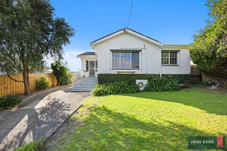 30 Smallburn Avenue, Newborough VIC 3825