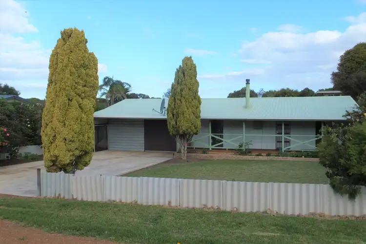4 Flinders Street, Hopetoun WA 6348