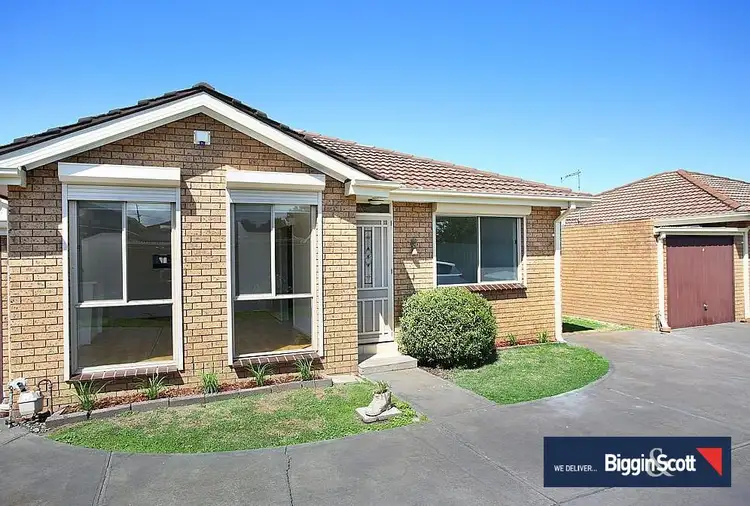 Main view of Homely unit listing, 4/64 Snell Grove, Oak Park VIC 3046