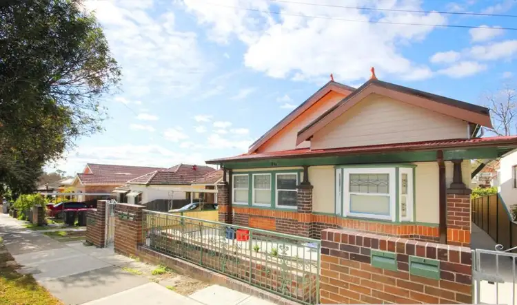 4/40 Dennis Street