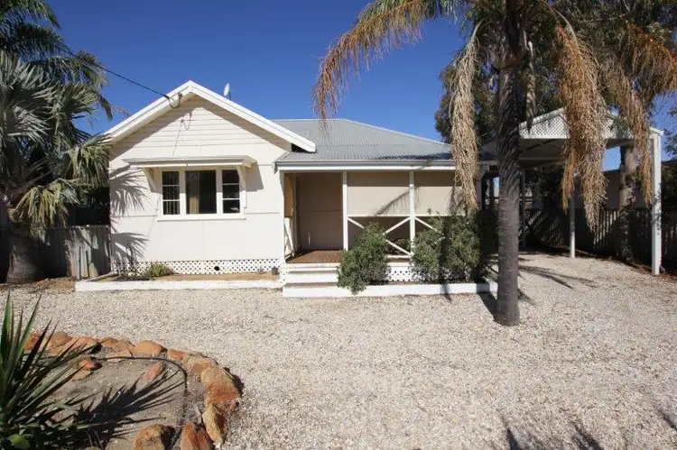 85 Endersbee Street, Merredin WA 6415