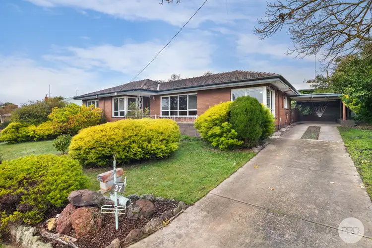 37 Melbourne Road, Creswick VIC 3363