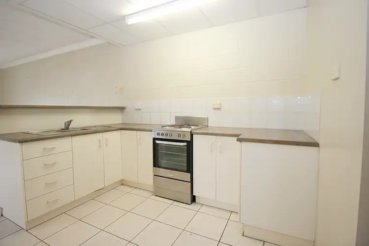 Fifth view of Homely unit listing, 1/36-38 Henry Street, West End QLD 4810